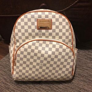 Medium-large backpack